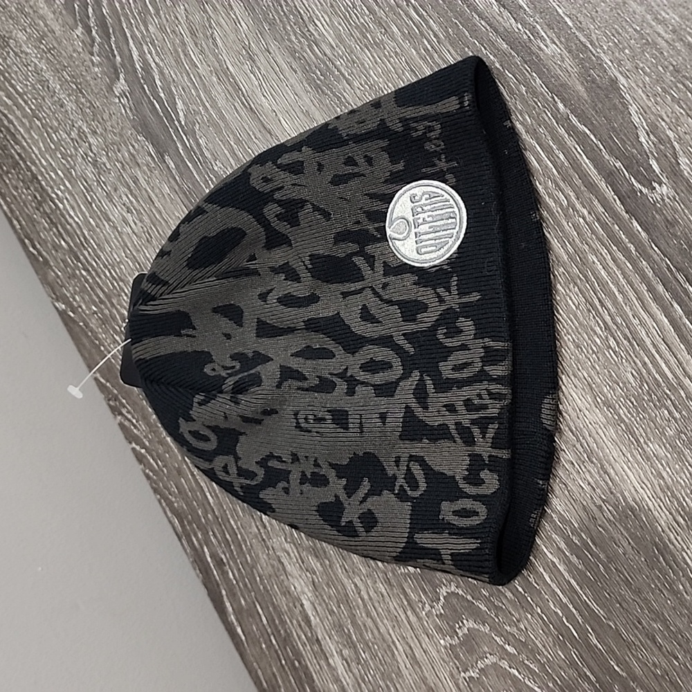 BNWT Vintage Roger Edwards Sport NHL Edmonton Oilers Printed Cotton Beanie